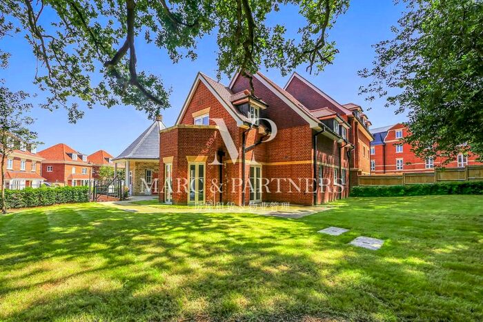 2 Bedroom Flat To Rent In Woburn Cottage, Sasson Drive, London, EN4