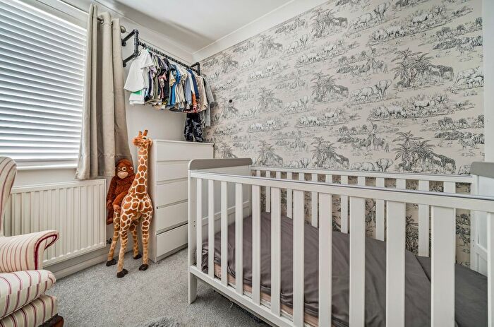 3 Bedroom End Of Terrace House For Sale In Heather Gardens, Fareham, Hampshire, PO15