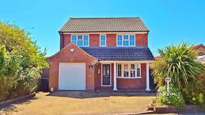 3 Bedroom Detached House For Sale In Waltham Way, Frinton-On-Sea, CO13