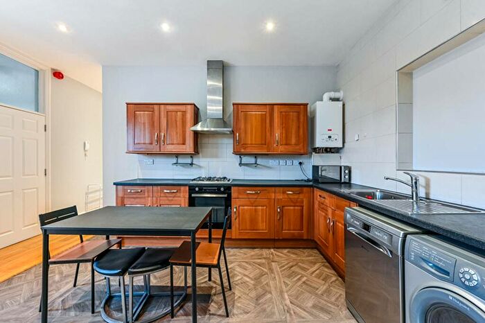 4 Bedroom Flat To Rent In Camden Road, Holloway, London, N7