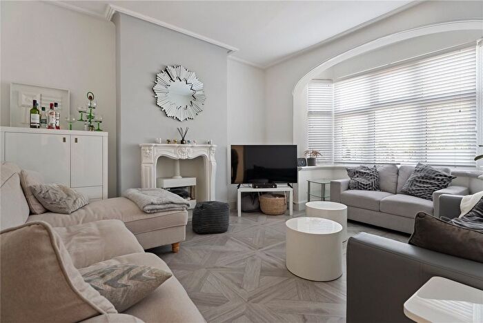 4 Bedroom Terraced House To Rent In Kings Avenue, Clapham, SW4