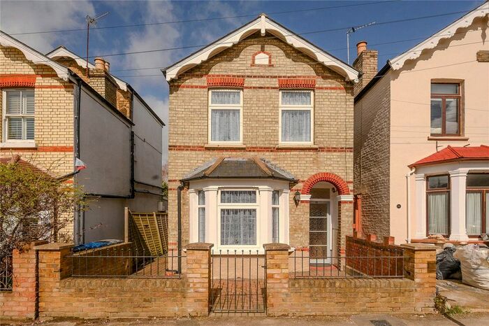 3 Bedroom Detached House To Rent In Shortlands Road, Kingston Upon Thames, KT2