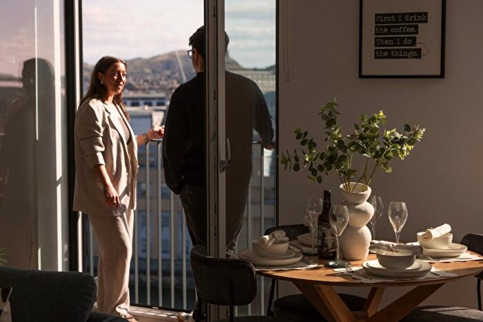 2 Bedroom Apartment To Rent In Dockside, Edinburgh, EH6