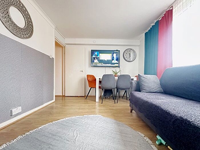 1 Bedroom Flat For Sale In Eastfield Road, Enfield, EN3