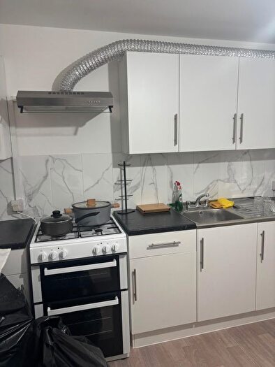 4 Bedroom Terraced House To Rent In Myrtle Road, Hounslow, TW3