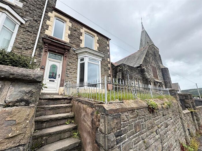 4 Bedroom Semi-Detached House To Rent In Stepney Street, Cwmbwrla, Swansea, SA5