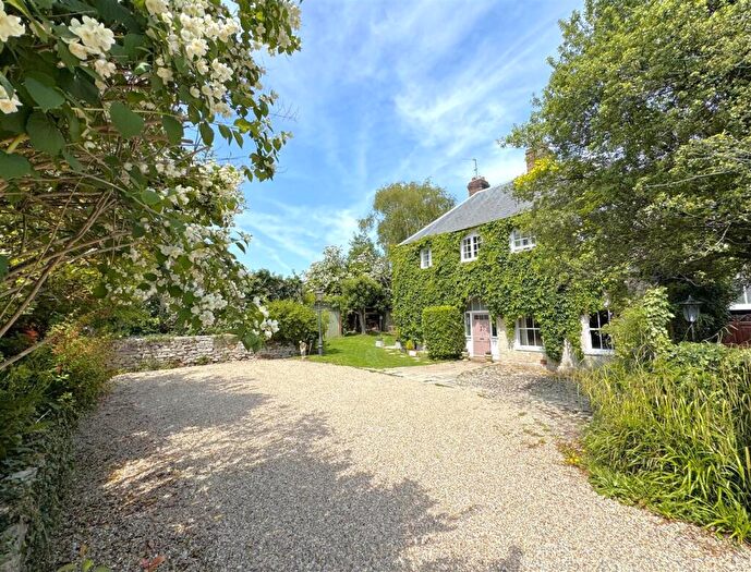 5 Bedroom Character Property For Sale In South Belfield, Buxton Road, Rodwell, DT4