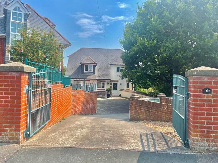 4 Bedroom Detached House For Sale In Goldcroft Avenue, Weymouth, DT4