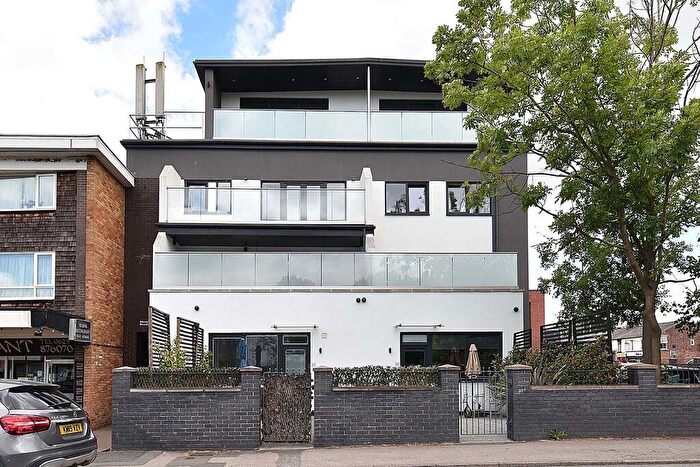 2 Bedroom Apartment To Rent In Queensway, Poynton, SK12