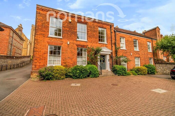 2 Bedroom Apartment To Rent In St. Peters Street, Winchester, SO23