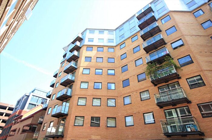 2 Bedroom Apartment To Rent In Projection West, Merchants Place, Reading, Berkshire, RG1