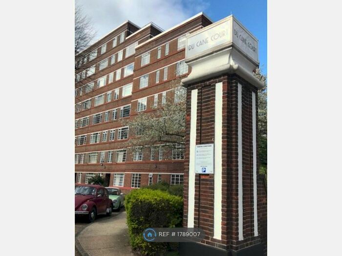 Studio To Rent In Balham High Rd, London, SW17