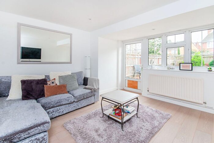 2 Bedroom Semi-Detached House To Rent In Finnart Close, Weybridge, KT13