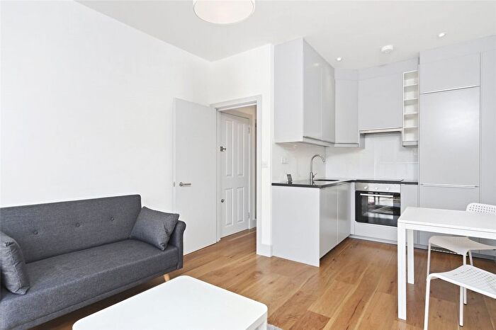 1 Bedroom Flat To Rent In St Stephens Ave, London, W12