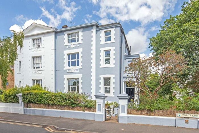 2 Bedroom Flat To Rent In Anglesea Road, Kingston Upon Thames, KT1