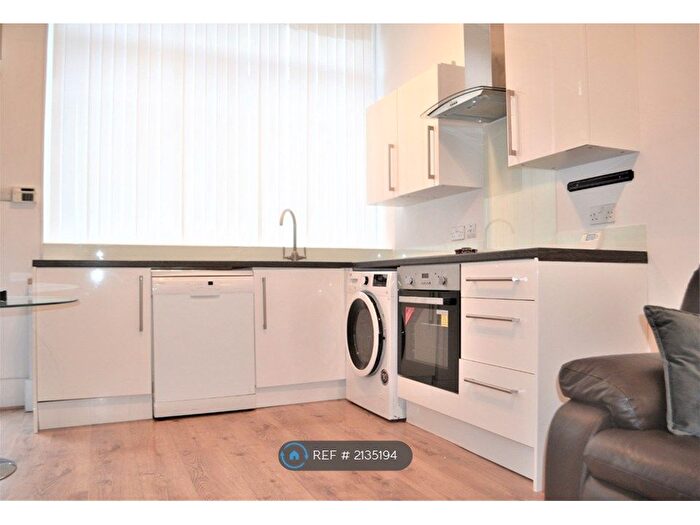 2 Bedroom Flat To Rent In Boundary Road, London, NW8