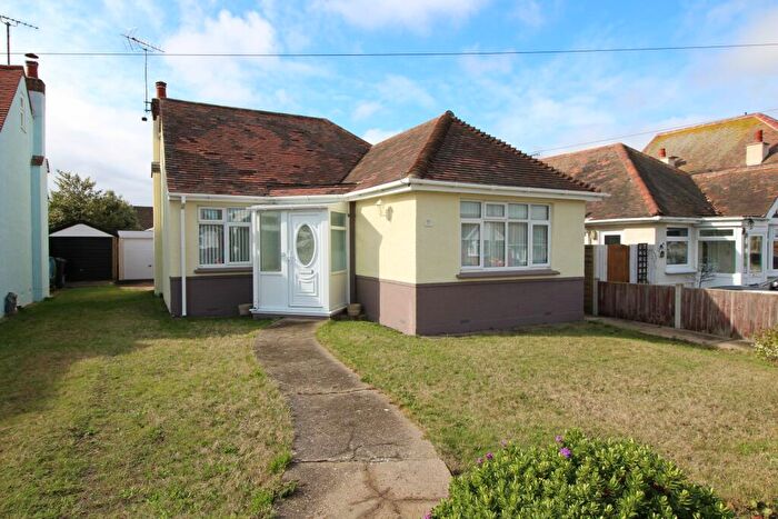 2 Bedroom Bungalow To Rent In Merrilees Crescent, Holland-on-Sea, Clacton-on-Sea, CO15