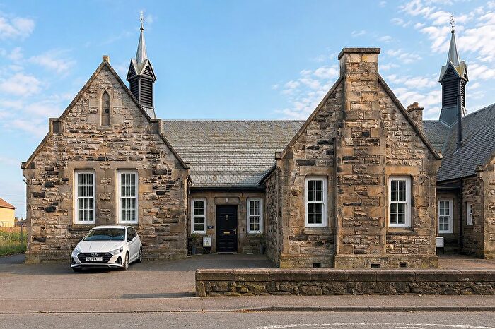 4 Bedroom Semi-Detached House For Sale In Main Street, Kinglassie, KY5