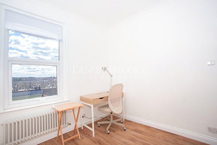 2 Bedroom Detached House To Rent In Masterman Road, East Ham, London, E6