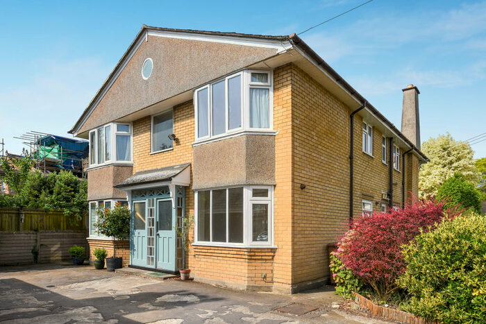 2 Bedroom Flat To Rent In Islip Road, Oxford, OX2