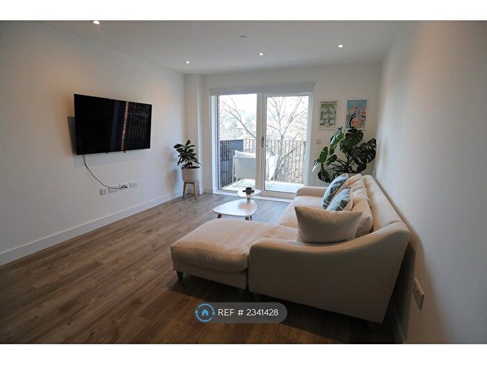 2 Bedroom Flat To Rent In Caesar House, Hemel Hempstead, HP1