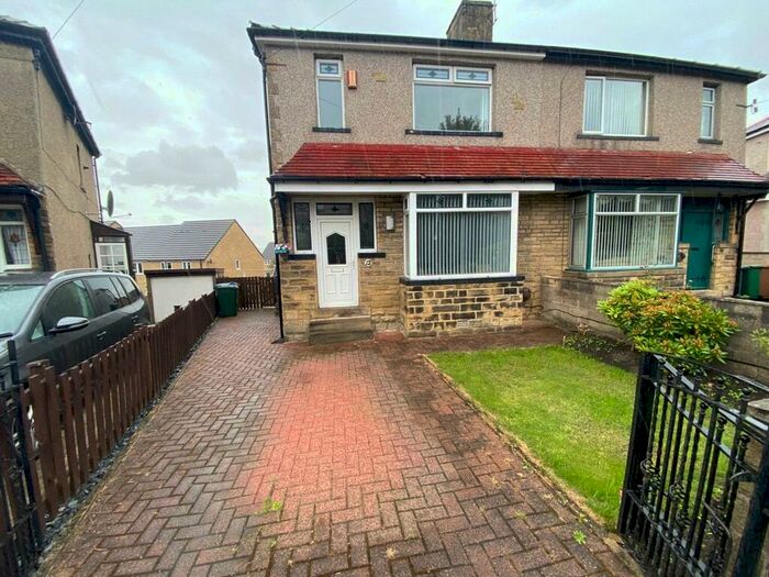 3 Bedroom Semi-Detached House To Rent In Leamington Drive, Idle, BD10