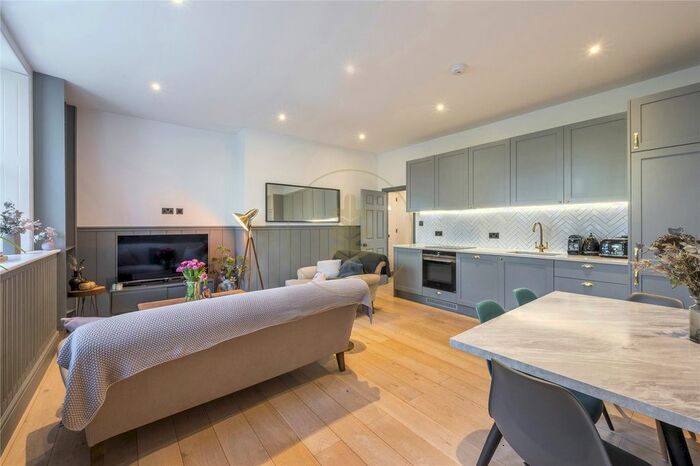 2 Bedroom Flat To Rent In Oak Hill House, Oak Hill Park, Hampstead, London, NW3