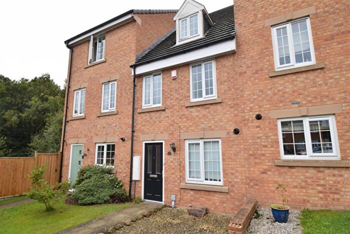 4 Bedroom Town House To Rent In Maltby Avenue, Woolley Grange, Barnsley, S75
