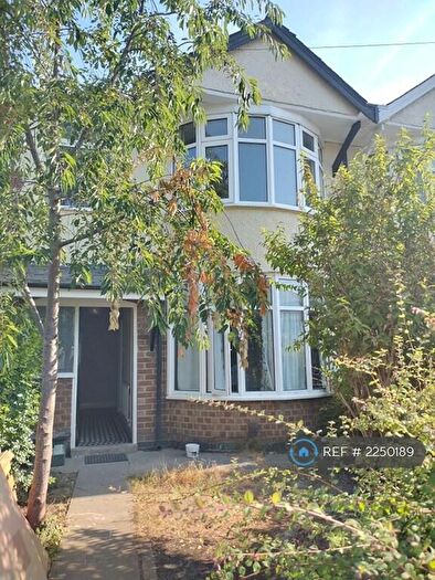 3 Bedroom Semi-Detached House To Rent In Oliver Rd., Oxford, OX4