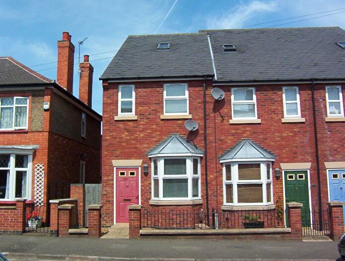 2 Bedroom Town House To Rent In Kettering, NN16
