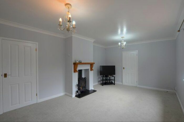 2 Bedroom Bungalow To Rent In Vicarage Avenue, Cambridge, CB22