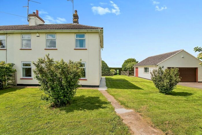 3 Bedroom Semi-Detached House For Sale In Straight Drove, Farcet, Peterborough, PE7