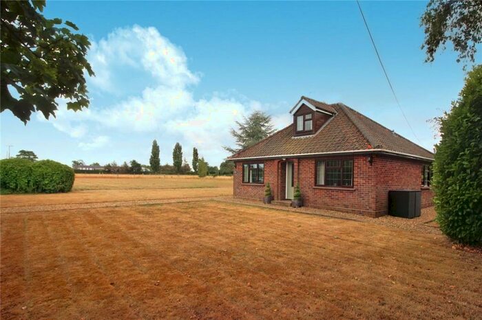 4 Bedroom Bungalow For Sale In Bungay Road, Hempnall, Norwich, Norfolk, NR15