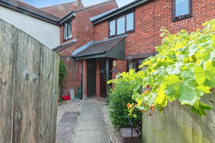 2 Bedroom End Of Terrace House For Sale In Waldren Close, Poole, BH15