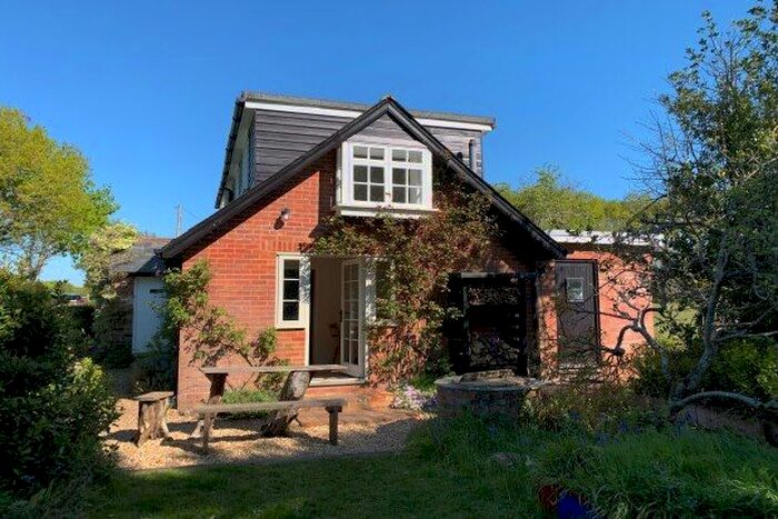 3 Bedroom Cottage To Rent In Jordans Lane, Lymington, SO41