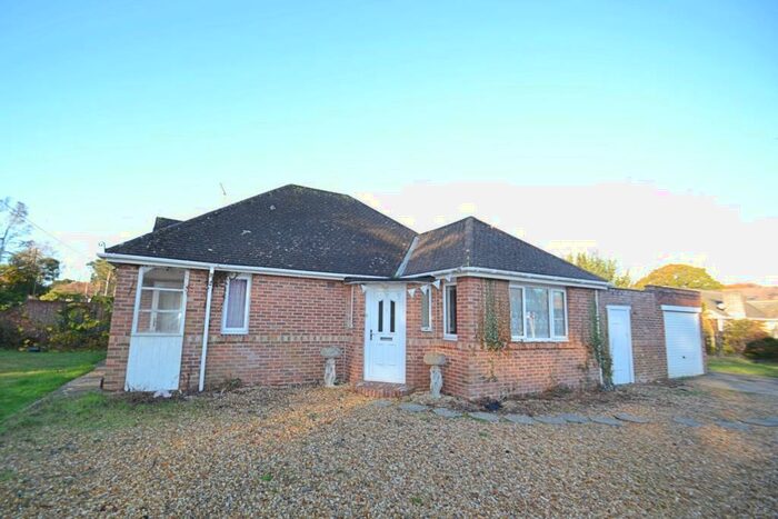 3 Bedroom Bungalow To Rent In Corfe Mullen, BH21
