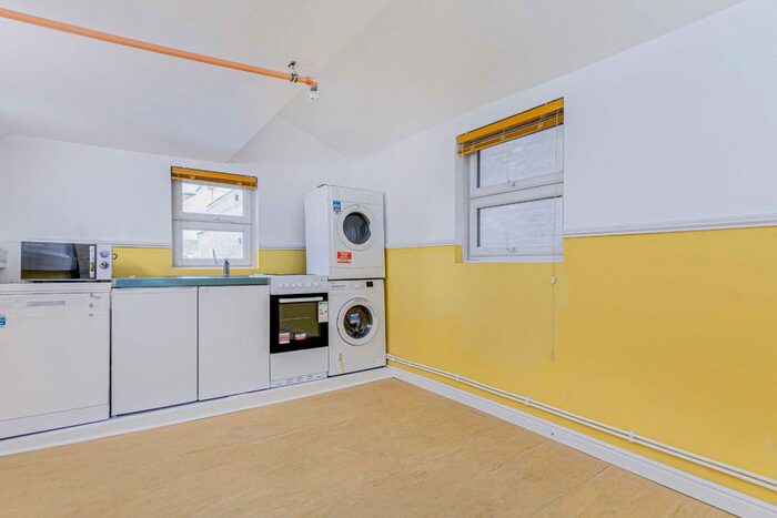 Studio To Rent In The Crescent, Southall, UB1