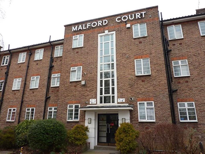 2 Bedroom Flat To Rent In The Drive, South Woodford, E18