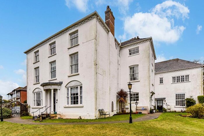 2 Bedroom Flat For Sale In Sussex Road, Petersfield, Hampshire, GU31