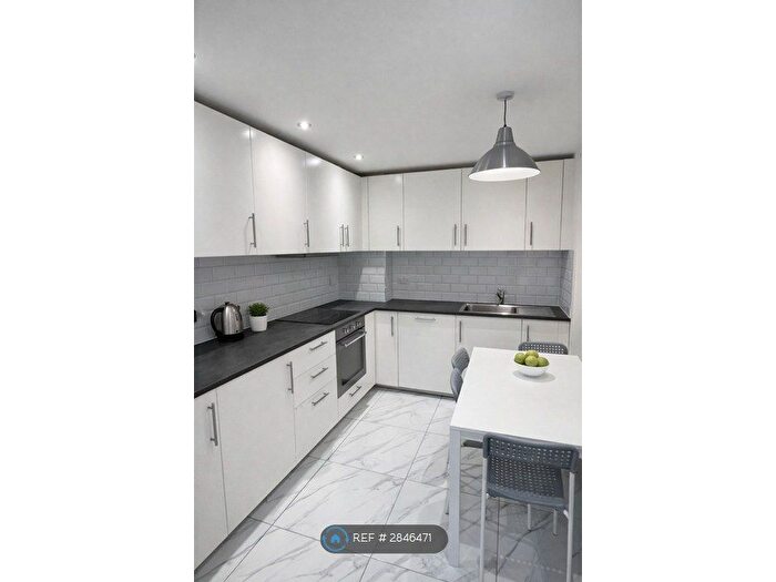 4 Bedroom Flat To Rent In Euston Road, London, NW1