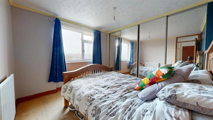 3 Bedroom End Of Terrace House For Sale In Carisbrooke, Southill, Weymouth, DT4