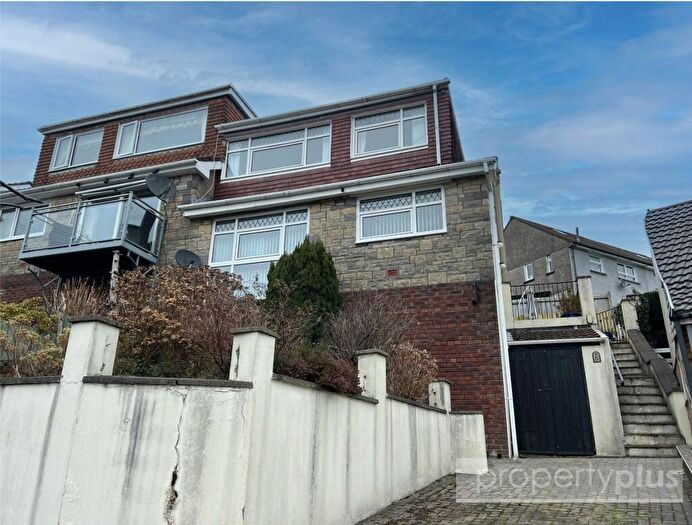 4 Bedroom Semi-Detached House For Sale In Magnolia Close, Porth, Rhondda Cynon Taff, CF39