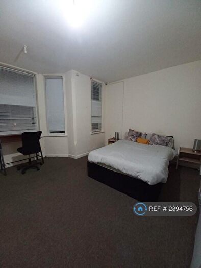 1 Bedroom Flat To Rent In Colwick Road, Nottingham, NG2