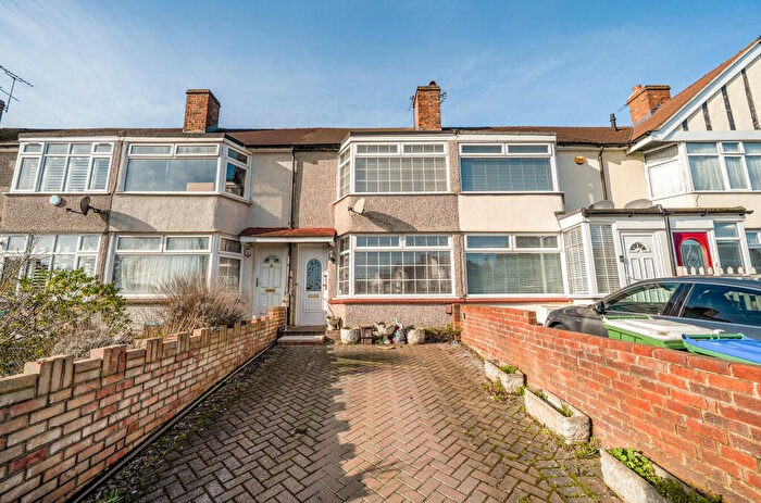 2 Bedroom Terraced House For Sale In Harcourt Avenue, Sidcup, DA15