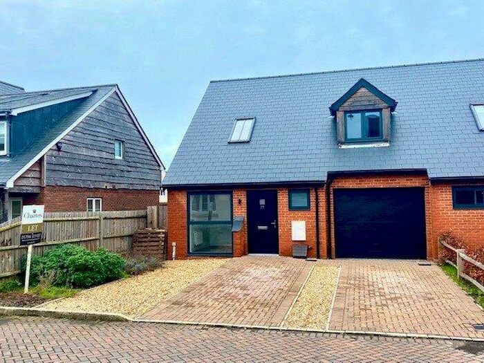 4 Bedroom Semi-Detached House To Rent In Bargain Close, Nursling, Southampton, SO16