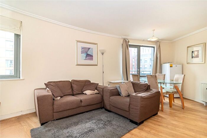 2 Bedroom Flat To Rent In Victoria Road, London, W3