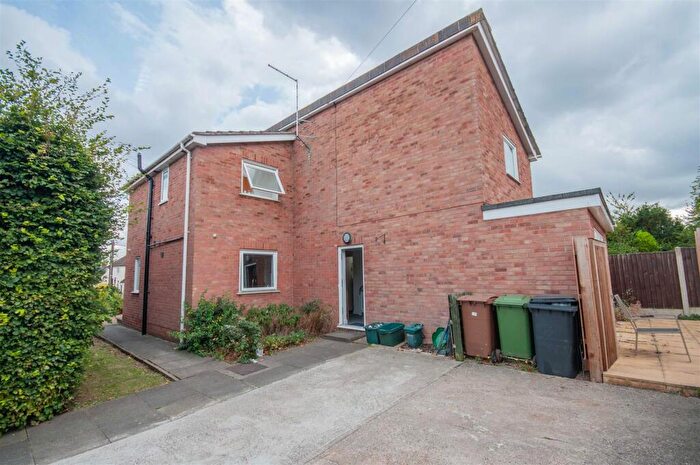 6 Bedroom Detached House For Sale In Bedroom H.M.O (or Family Home) On Darrell Close, Chelmsford, CM1