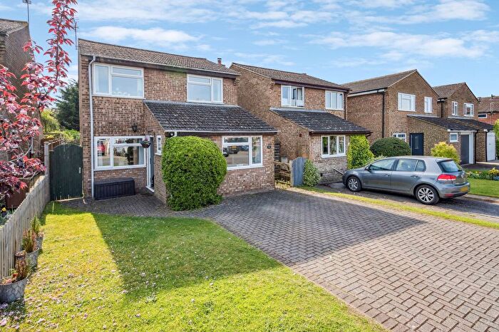 4 Bedroom Detached House For Sale In Cavendish Walk, Thame, OX9