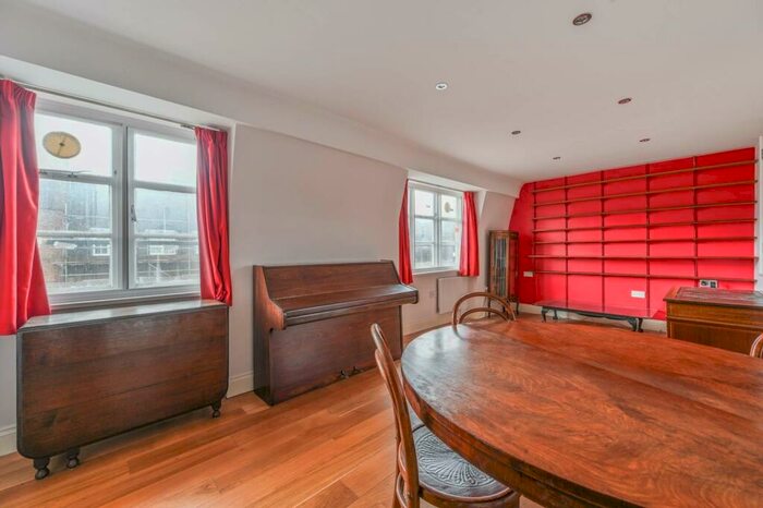 1 Bedroom Flat To Rent In Vicarage Crescent, Battersea, London, SW11