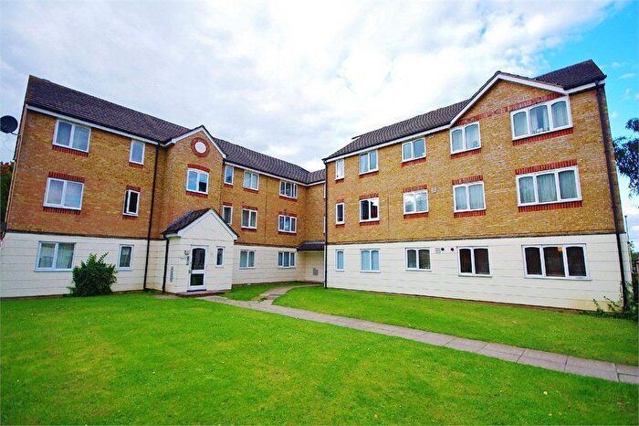 1 Bedroom Detached House To Rent In Scammell Way, Watford, Hertfordshire, WD18